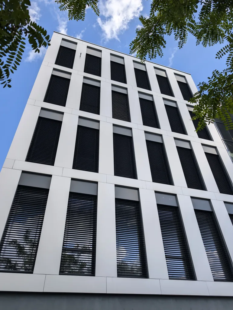 Żaluzje fasadowe
